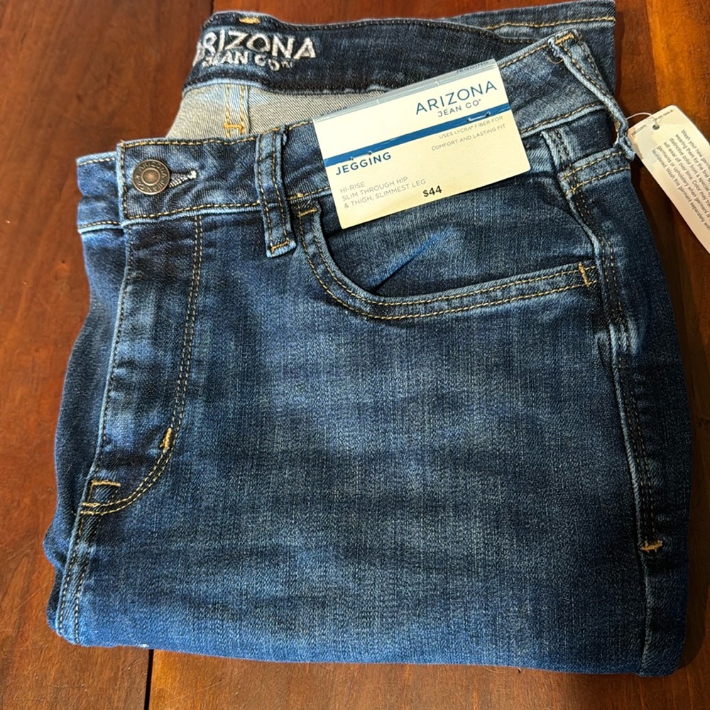 NWT Arizona Jean Co Jegging size 9Long